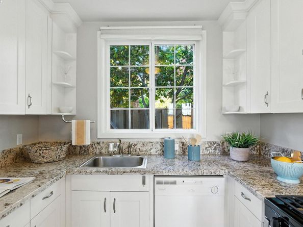 1247 Sherman St, Alameda CA 94501