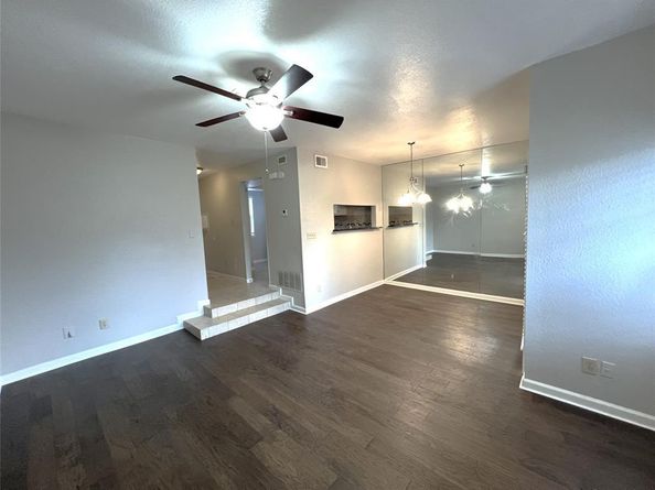 3635  Garden Brook Drive  20400, Farmers Branch Texas 75234