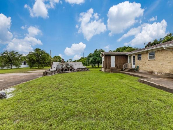 13134  Ravenview Road , Dallas Texas 75253