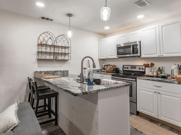 1100  Hillburn Drive , Dallas Texas 75217