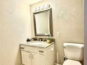 4046  Ridglea Country Club Drive  1201, Fort Worth Texas 76126