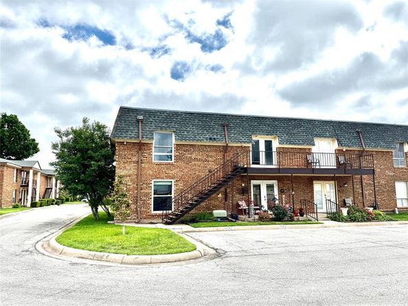 4046  Ridglea Country Club Drive  1201, Fort Worth Texas 76126