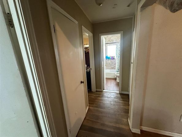 836  Travis Street , Garland Texas 75040