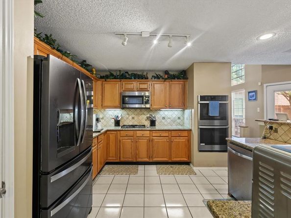 905  Birkshire Drive , Lewisville Texas 75077