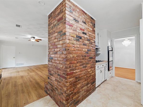 4322  Oak Trail , Dallas Texas 75232