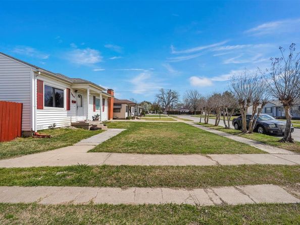 3645  La Joya Drive , Dallas Texas 75220
