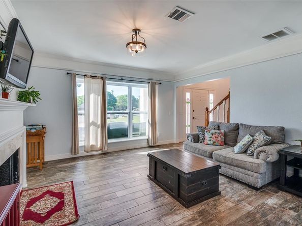 3305  Oakdale Court , Hurst Texas 76054