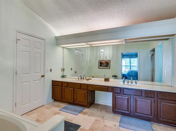 3305  Oakdale Court , Hurst Texas 76054