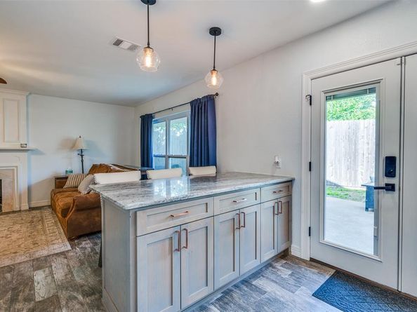 3305  Oakdale Court , Hurst Texas 76054