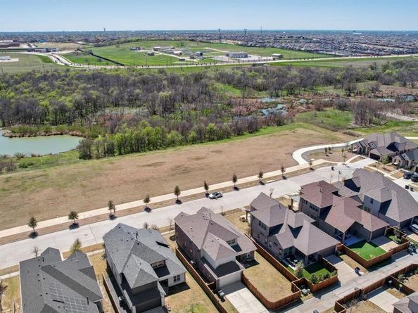 2172  Poppyvine Road , Frisco Texas 75033