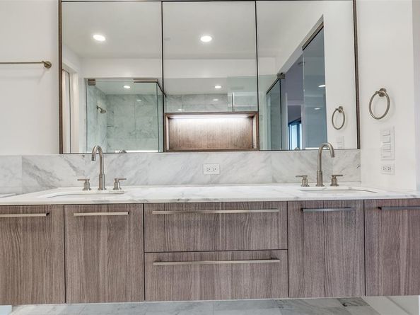 3130 N Harwood Street  1802, Dallas Texas 75201