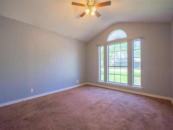 604 N Cherry Street , Aubrey Texas 76227