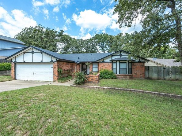 4505  Deer Lodge Court , Arlington Texas 76017