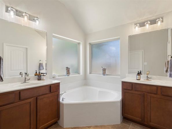 5220  Pinewood Drive , McKinney Texas 75071