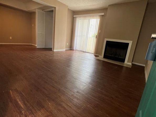 7431  Holly Hill Drive  105, Dallas Texas 75231