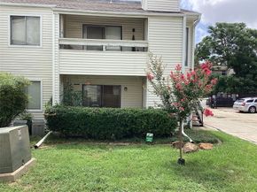 7431  Holly Hill Drive  105, Dallas Texas 75231