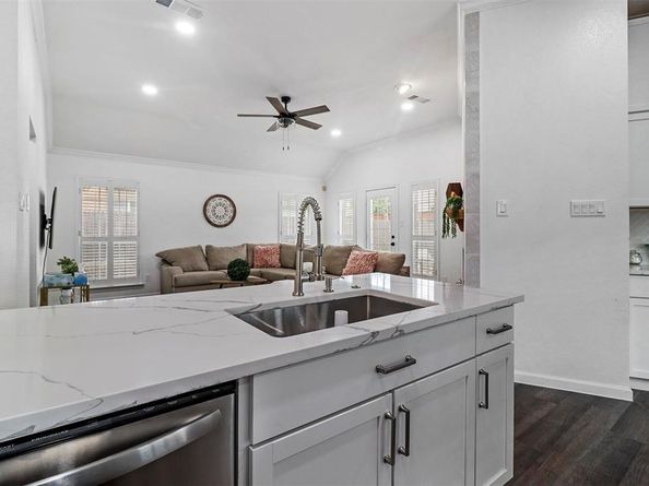 17708  Hillcrest Road , Dallas Texas 75252