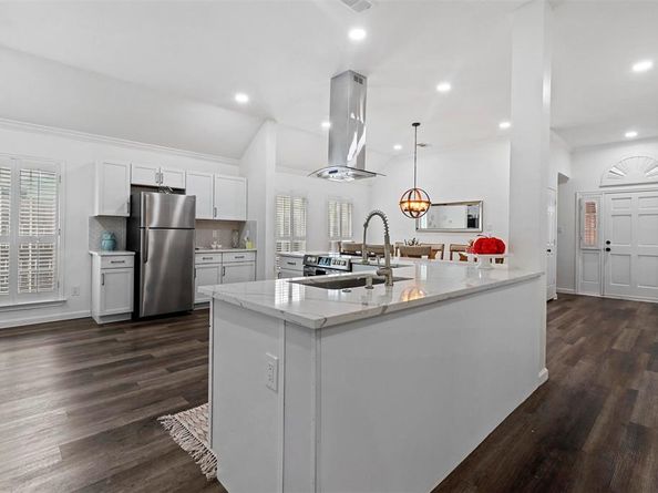 17708  Hillcrest Road , Dallas Texas 75252