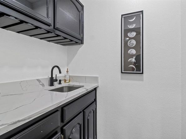 17708  Hillcrest Road , Dallas Texas 75252