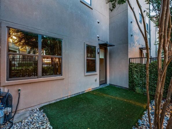 1717  Annex Avenue  102, Dallas Texas 75204