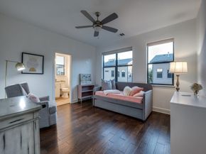 1717  Annex Avenue  102, Dallas Texas 75204