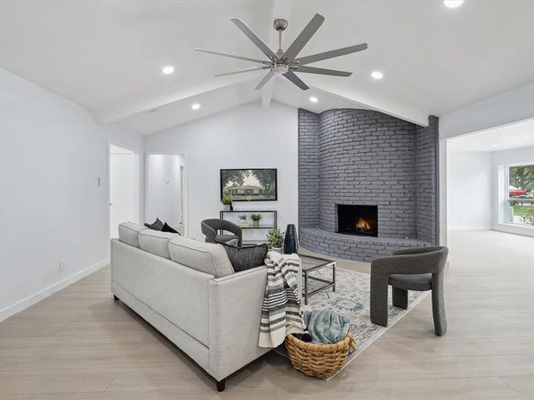 2204  Winewood Lane , Arlington Texas 76013
