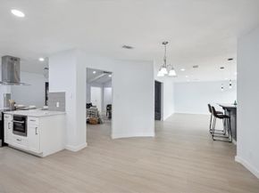 2204  Winewood Lane , Arlington Texas 76013
