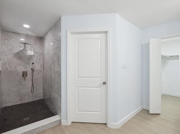 2204  Winewood Lane , Arlington Texas 76013