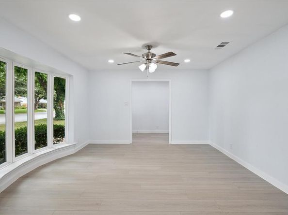 2204  Winewood Lane , Arlington Texas 76013