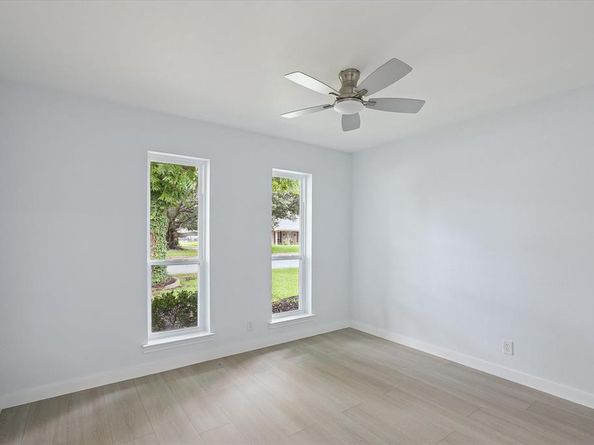 2204  Winewood Lane , Arlington Texas 76013