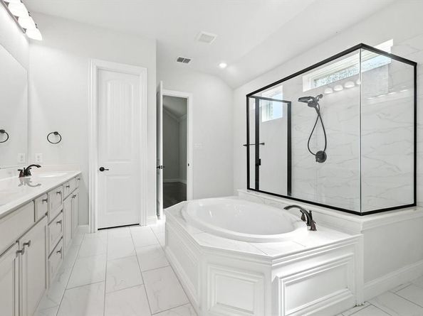 13583  Iron Liege Drive , Frisco Texas 75035