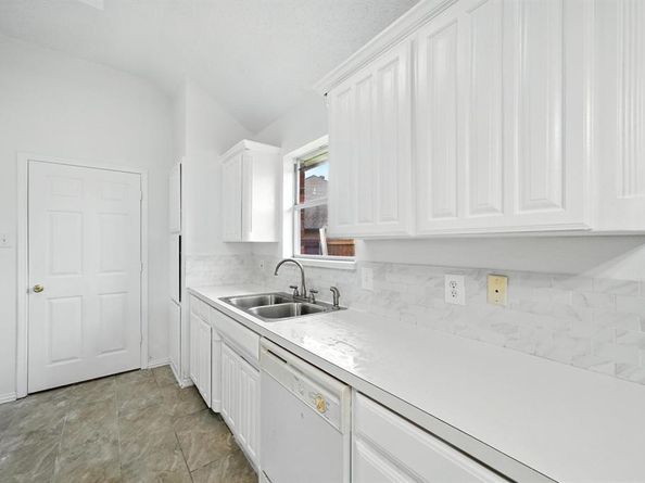 5601  Fairway Circle , Haltom City Texas 76117