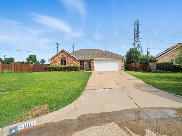 5601  Fairway Circle , Haltom City Texas 76117