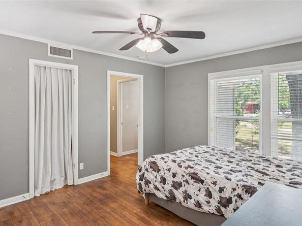 516  Hurstview Drive , Hurst Texas 76053