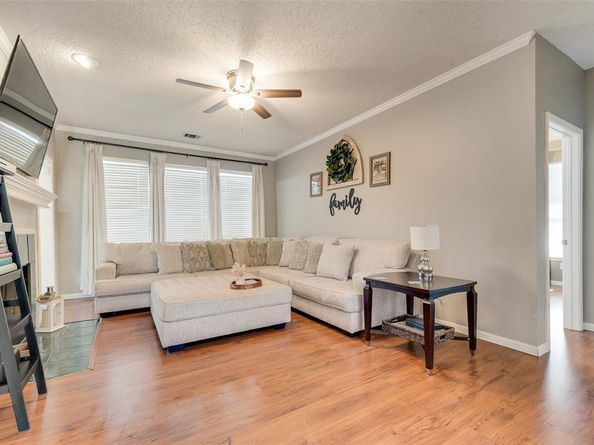 1129  Secretariat Drive , Grand Prairie Texas 75052