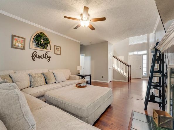 1129  Secretariat Drive , Grand Prairie Texas 75052