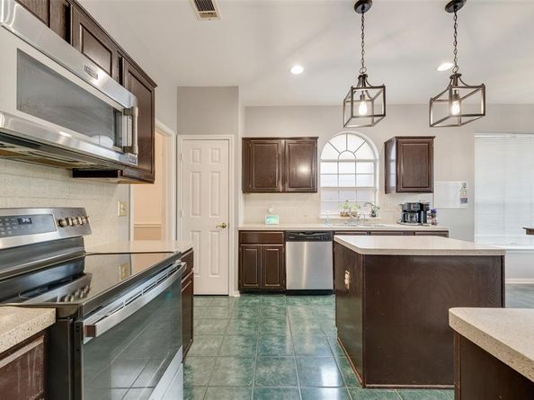 1129  Secretariat Drive , Grand Prairie Texas 75052