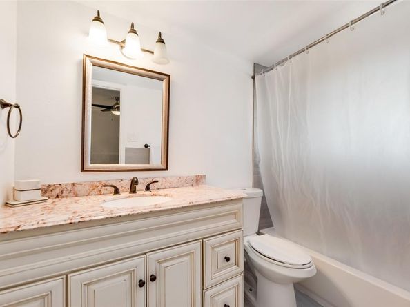 5750  Phoenix Drive  39, Dallas Texas 75231