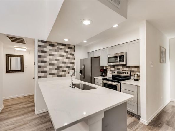 5750  Phoenix Drive  39, Dallas Texas 75231
