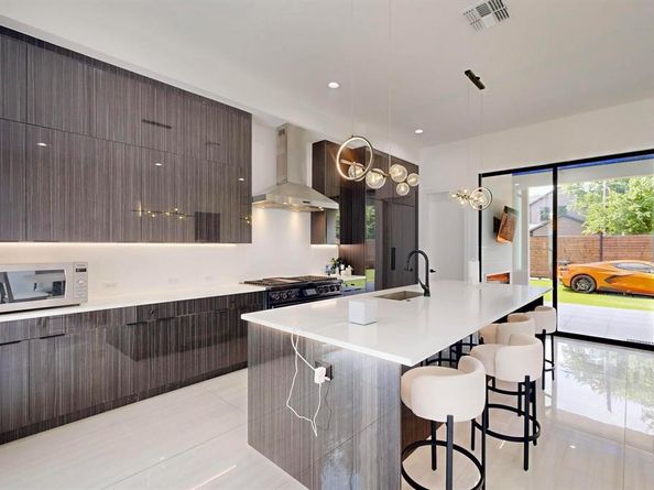 3828  Eaton Drive , Dallas Texas 75220