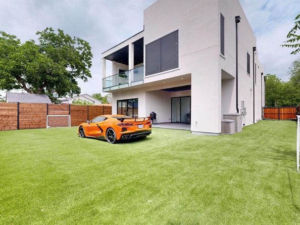 3828  Eaton Drive , Dallas Texas 75220