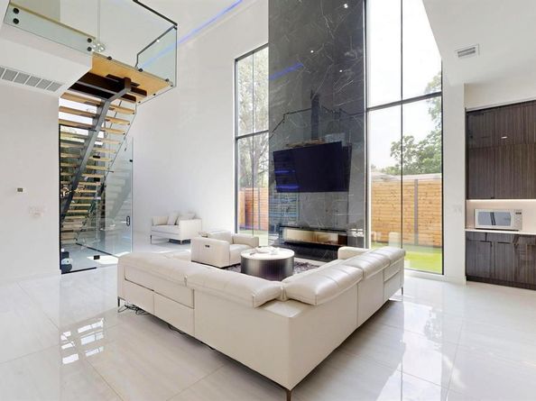 3828  Eaton Drive , Dallas Texas 75220