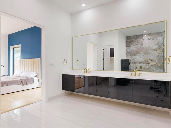 3828  Eaton Drive , Dallas Texas 75220