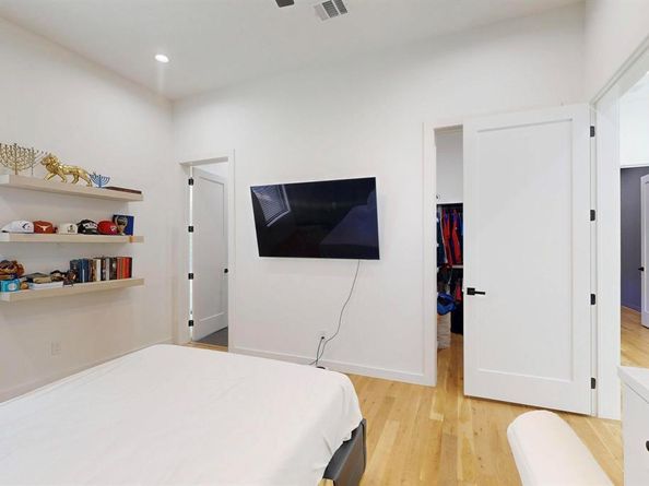 3828  Eaton Drive , Dallas Texas 75220