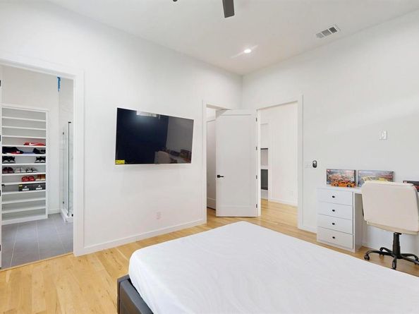 3828  Eaton Drive , Dallas Texas 75220