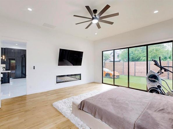 3828  Eaton Drive , Dallas Texas 75220