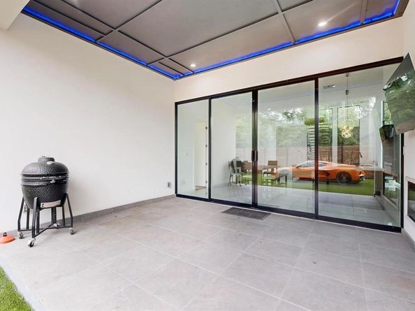 3828  Eaton Drive , Dallas Texas 75220