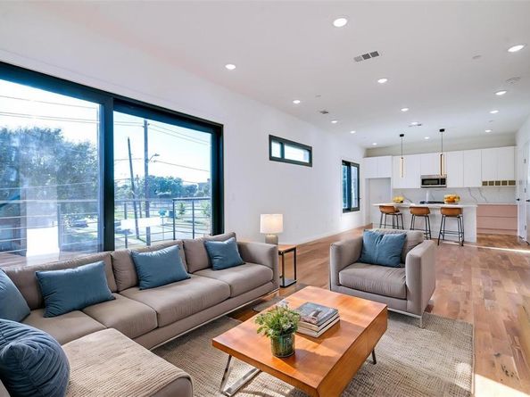 1920  Caddo Street  103, Dallas Texas 75204