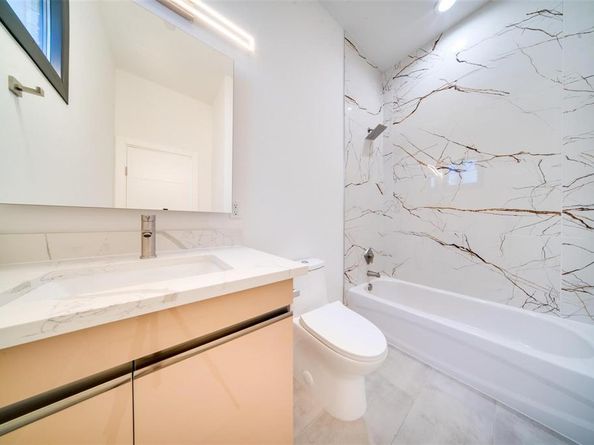 1920  Caddo Street  103, Dallas Texas 75204