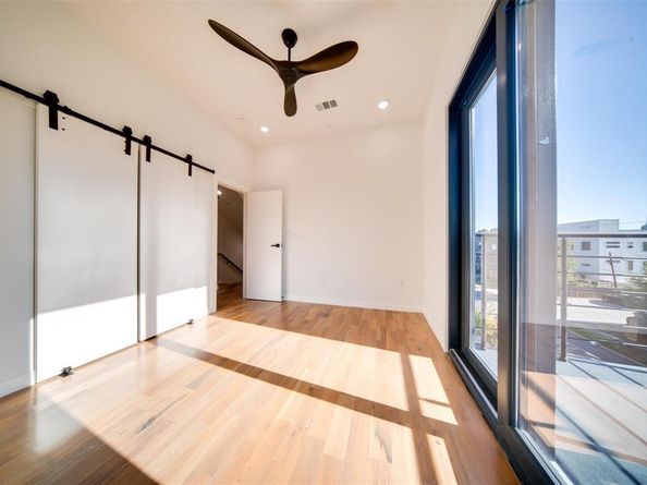 1920  Caddo Street  103, Dallas Texas 75204